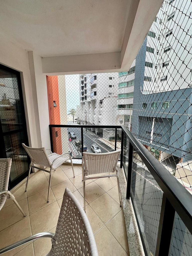 Apto Almeida e Moraes 3 dormitórios 50 Mts Praia de BC