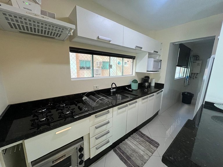 Meia Praia com estilo! 3 suítes, churrasqueira e garagem