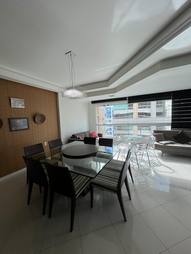 Meia Praia com estilo! 3 suítes, churrasqueira e garagem