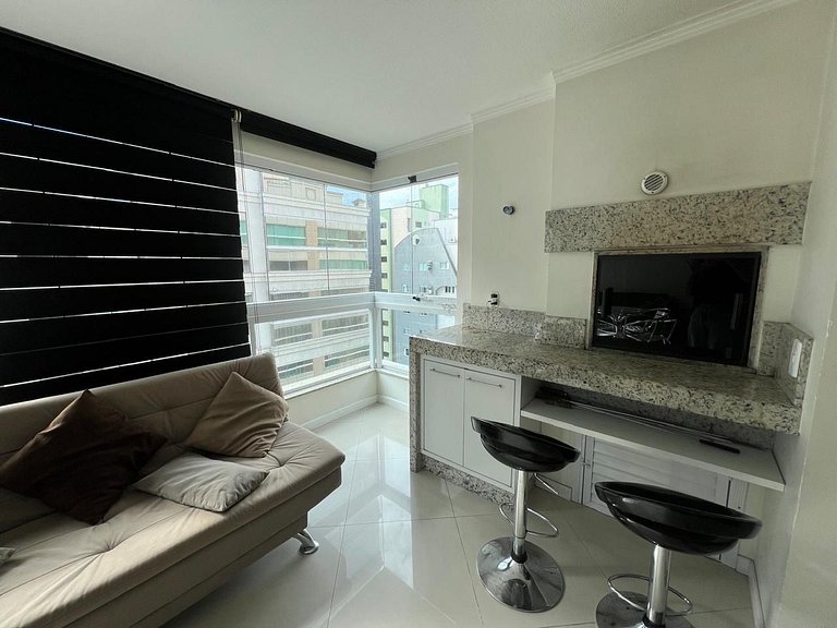 Meia Praia com estilo! 3 suítes, churrasqueira e garagem