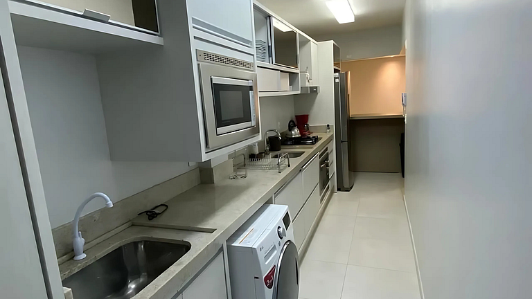 Apto 2 Quartos, Ar, garagem e Praia Central a Pé