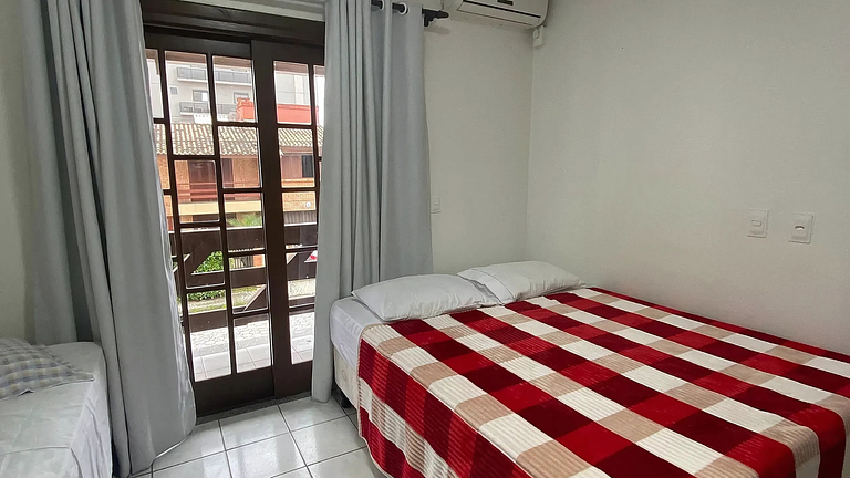Casa em Bombinhas Almeida e Moraes Perto da Praia
