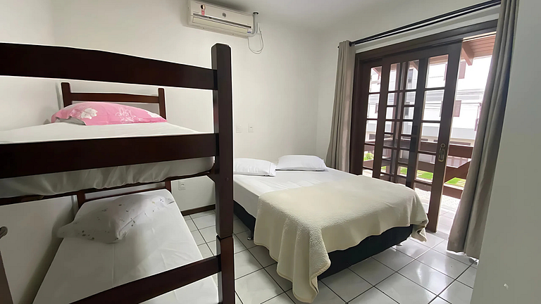 Casa em Bombinhas Almeida e Moraes Perto da Praia