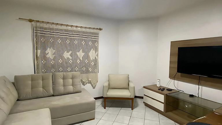 Casa em Bombinhas Almeida e Moraes Perto da Praia