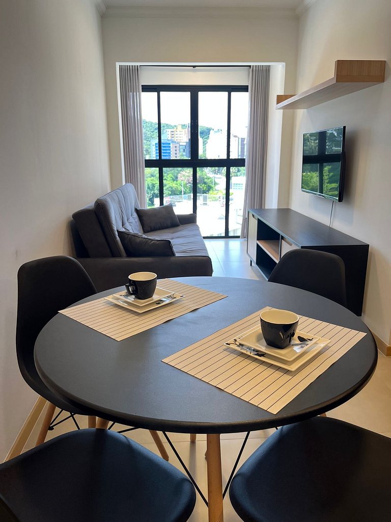 Studio Moderno com garagem passos a Vila Germânica