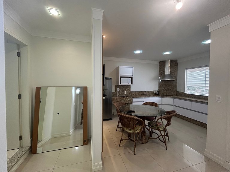 Apartamento amplo e completo em Blumenau 01