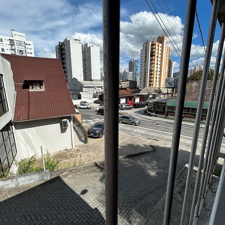 Kitnet bem localizada no centro de Blumenau