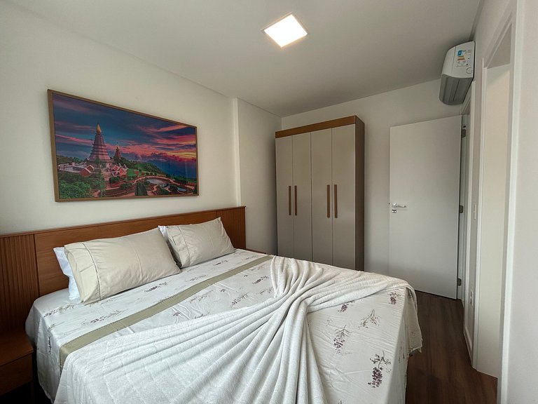 Apto Suíte + 2 Quartos| Churrasqueira| Garagem