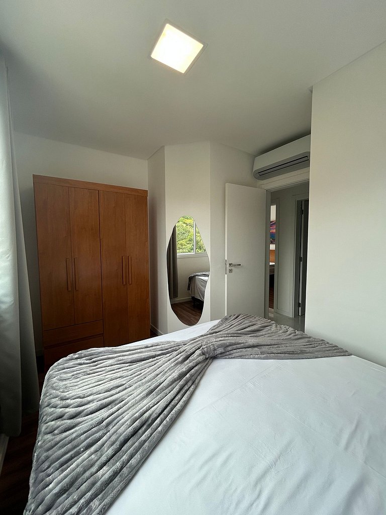 Apto Suíte + 2 Quartos| Churrasqueira| Garagem