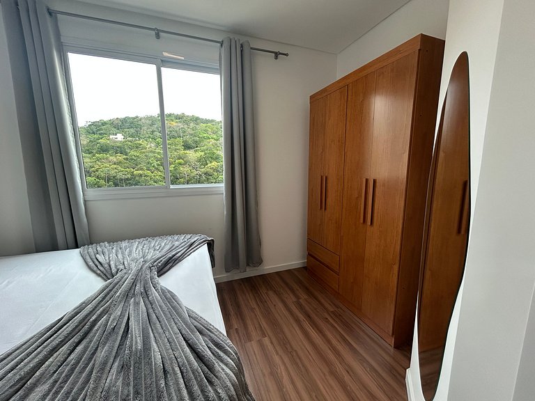 Apto Suíte + 2 Quartos| Churrasqueira| Garagem