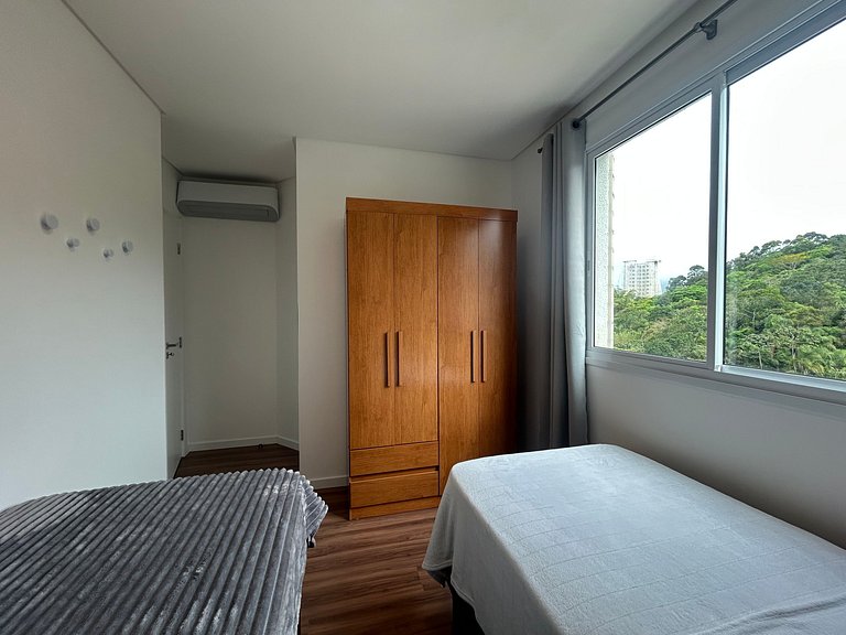 Apto Suíte + 2 Quartos| Churrasqueira| Garagem