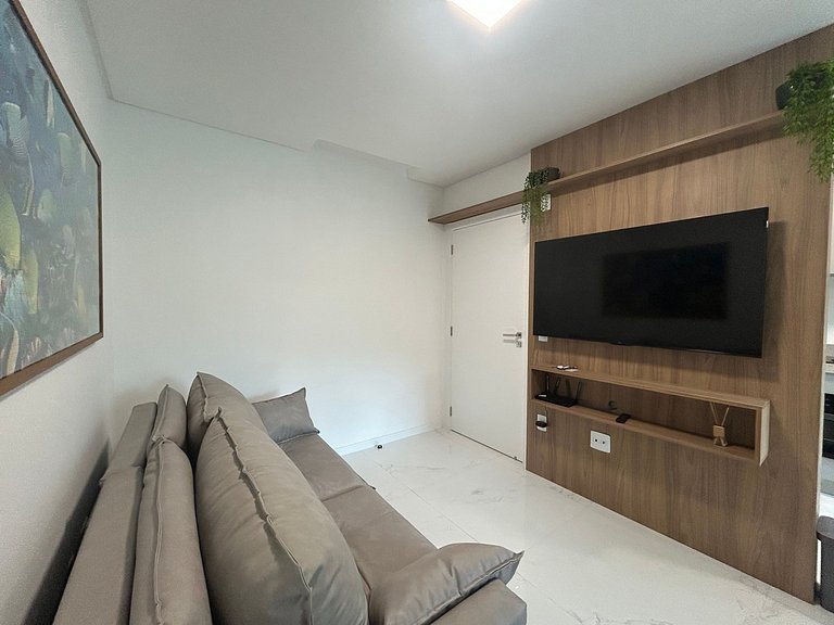 Apto Suíte + 2 Quartos| Churrasqueira| Garagem