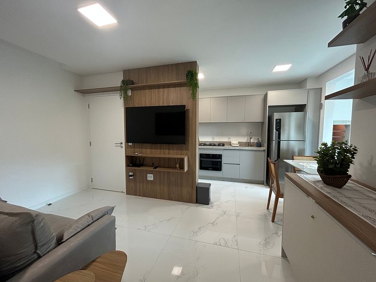 Apto Suíte + 2 Quartos| Churrasqueira| Garagem