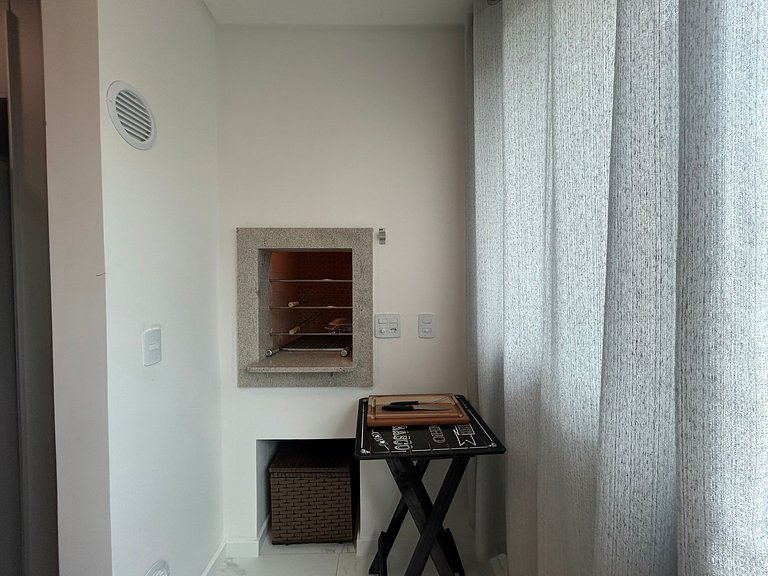 Apto Suíte + 2 Quartos| Churrasqueira| Garagem