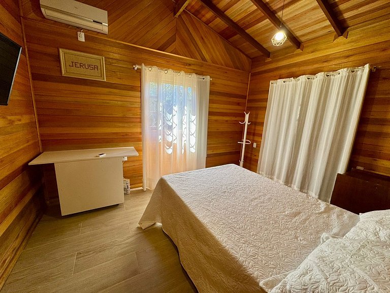 Casa com Piscina próxima Praia da Ilhota Itapema