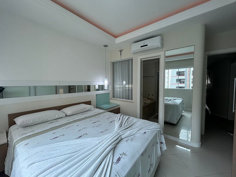 Apto Almeida e Moraes 3 Suítes c/churrasqueira Meia Praia