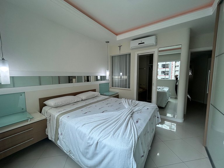 Apto Almeida e Moraes 3 Suítes c/churrasqueira Meia Praia