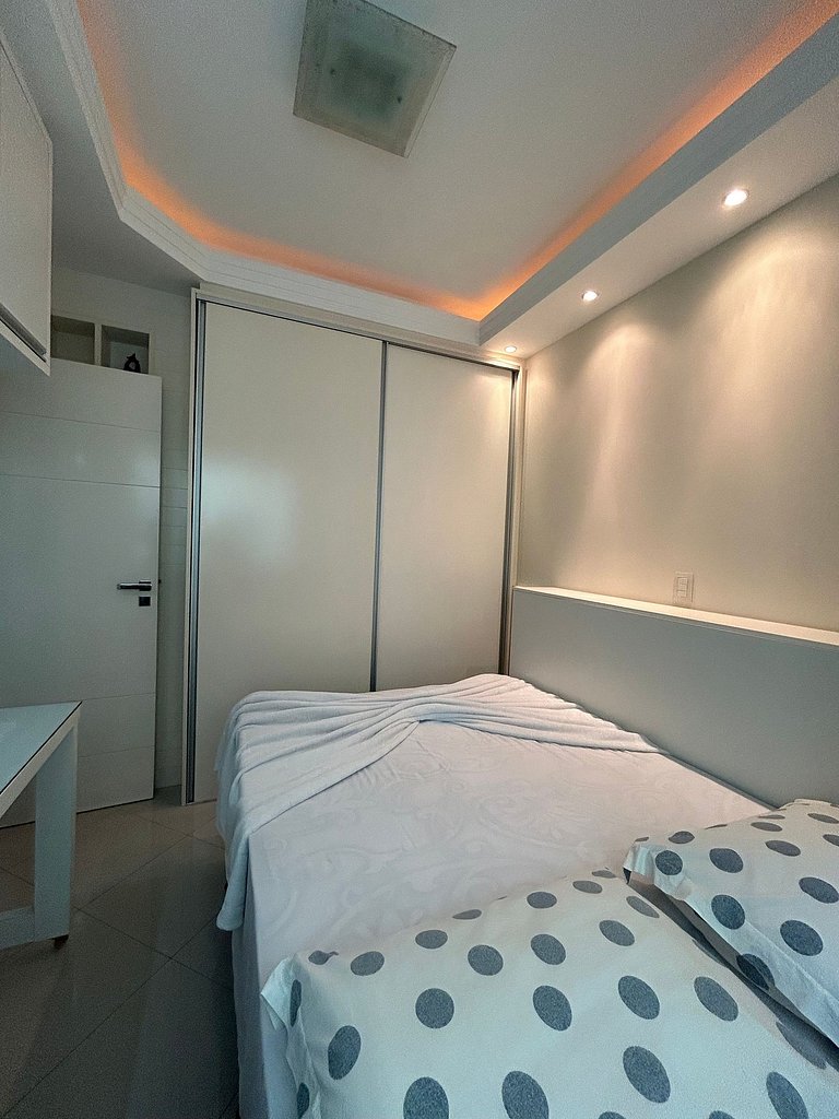 Apto Almeida e Moraes 3 Suítes c/churrasqueira Meia Praia