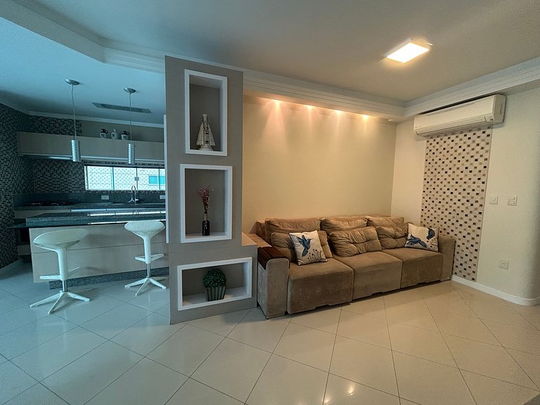 Apto Almeida e Moraes 3 Suítes com churrasqueira Meia Praia