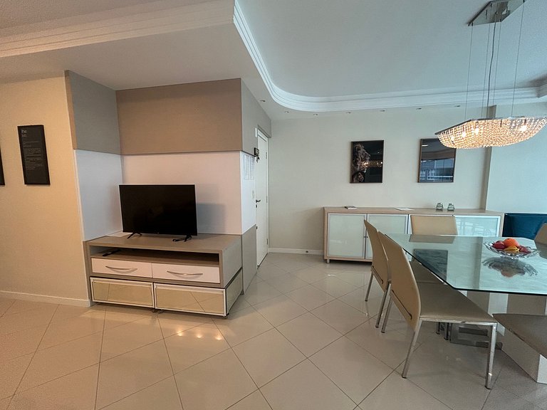 Apto Almeida e Moraes 3 Suítes c/churrasqueira Meia Praia