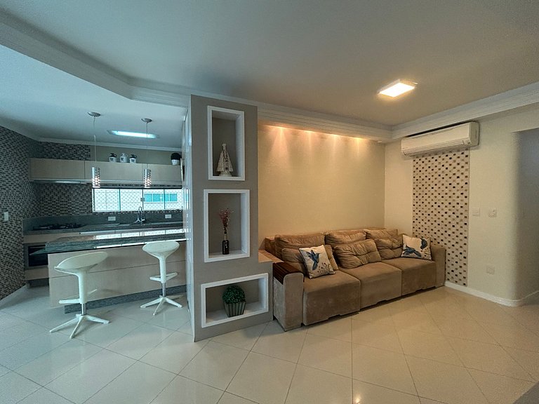 Apto Almeida e Moraes 3 Suítes com churrasqueira Meia Praia