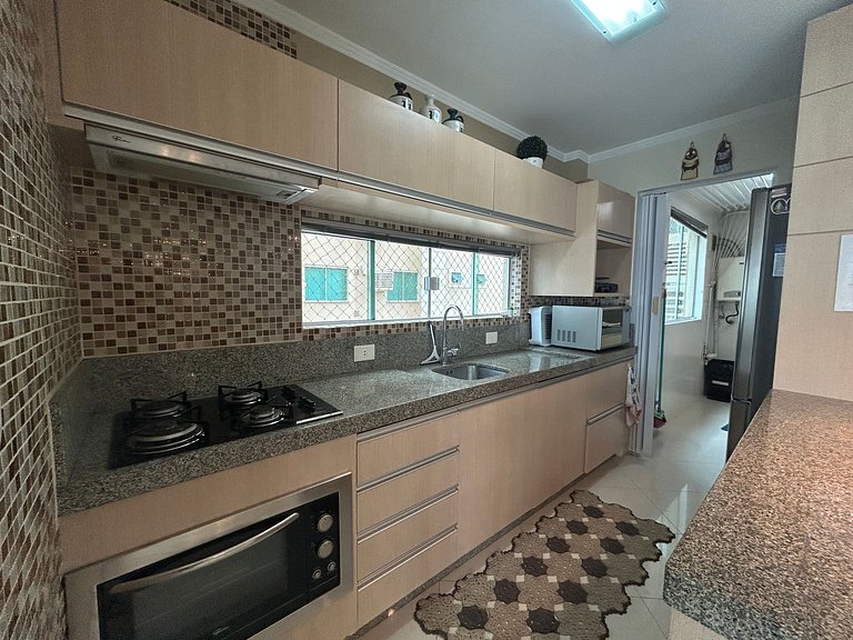 Apto Almeida e Moraes 3 Suítes c/churrasqueira Meia Praia