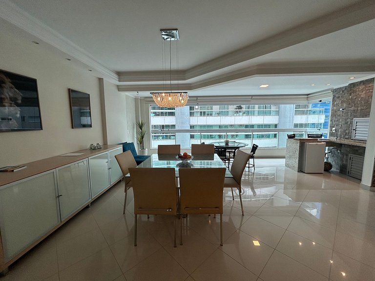 Apto Almeida e Moraes 3 Suítes com churrasqueira Meia Praia