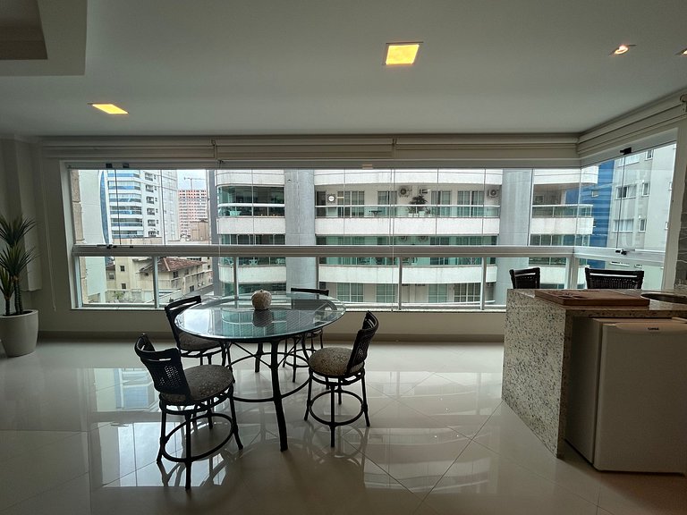 Apto Almeida e Moraes 3 Suítes com churrasqueira Meia Praia