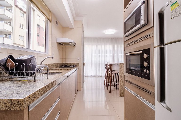 Apto Almeida e Moraes 3 Suítes Meia Praia