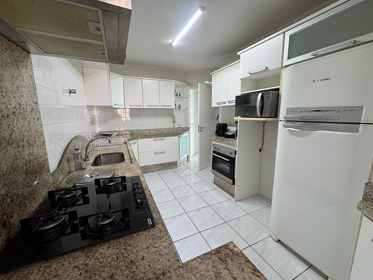 Apto Almeida e Moraes Frente Mar Meia Praia