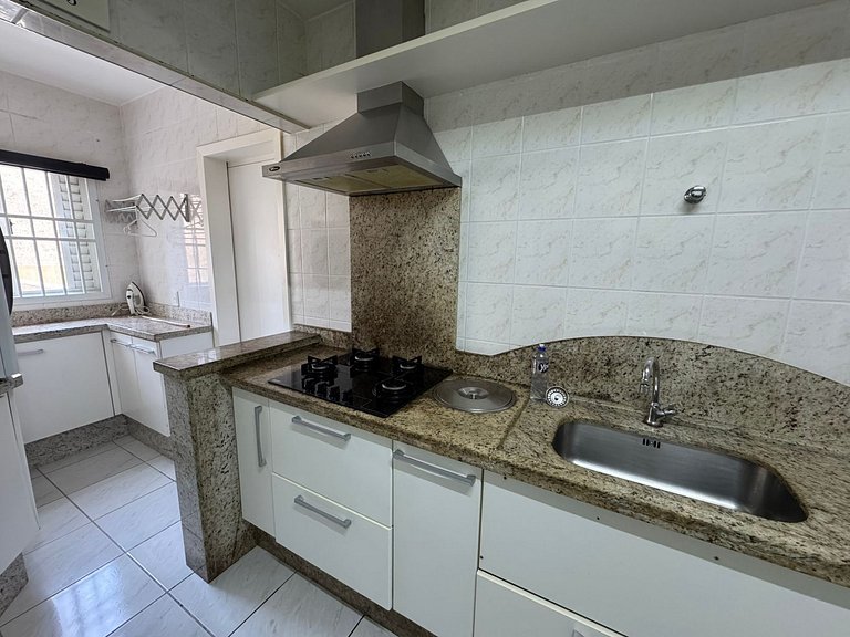 Apto Almeida e Moraes Frente Mar Meia Praia