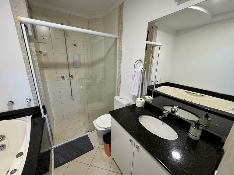 Apartamento 3 Suítes Vila do Mar Meia Praia