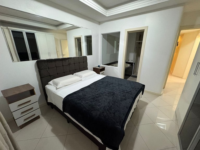 Apartamento 3 Suítes Vila do Mar Meia Praia