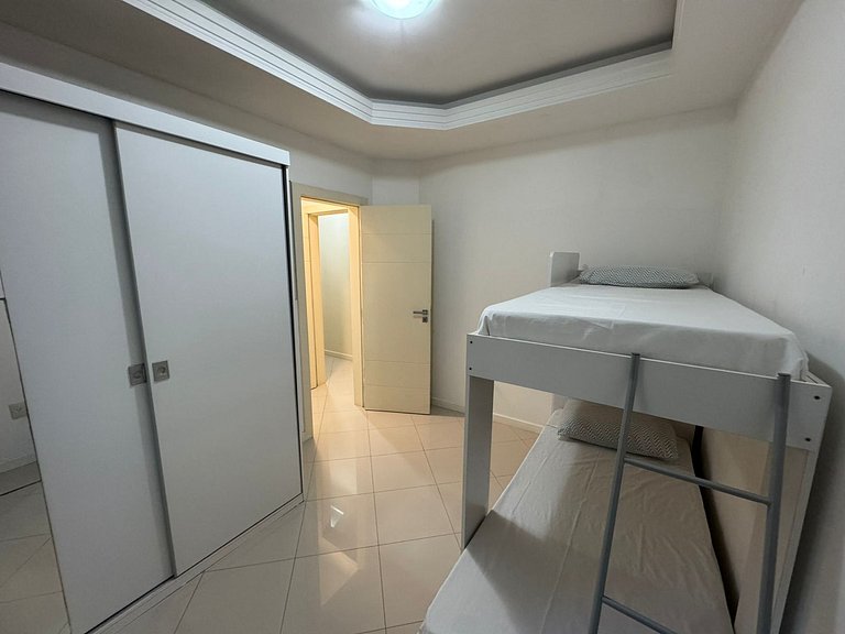 Apartamento 3 Suítes Vila do Mar Meia Praia