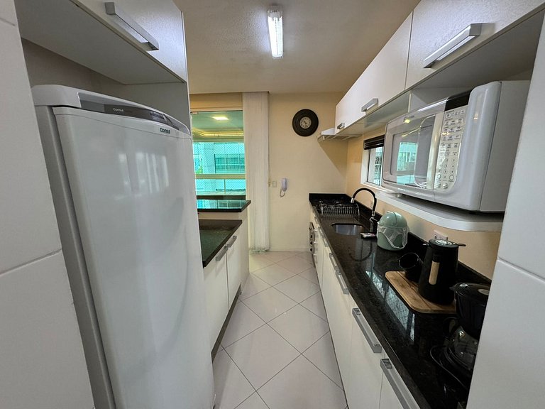 Apartamento 3 Suítes Vila do Mar Meia Praia