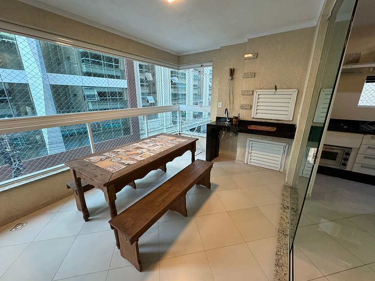 Apartamento 3 Suítes Vila do Mar Meia Praia