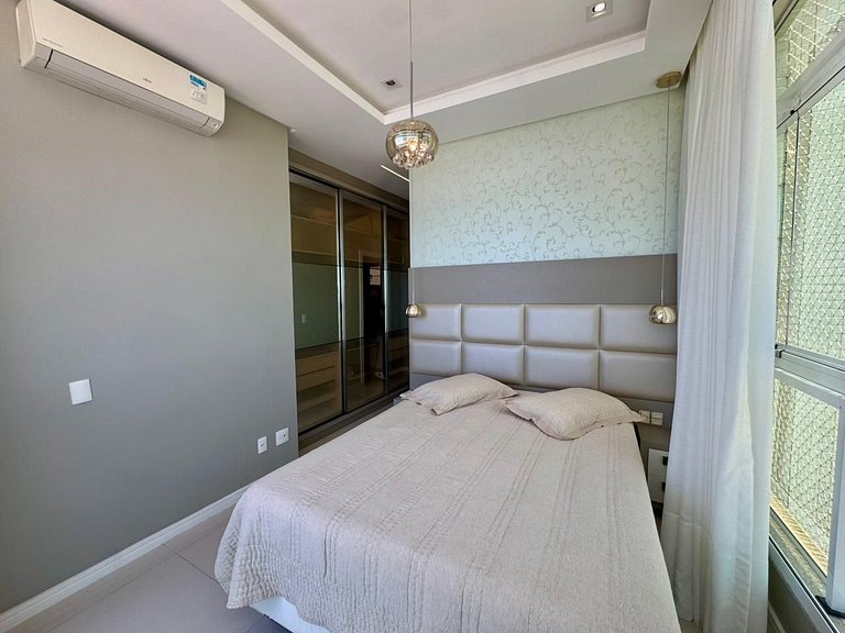 Apto Vista Mar 3 Suítes Meia Praia