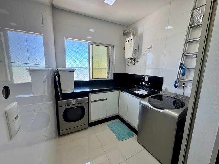 Apto Vista Mar 3 Suítes Meia Praia