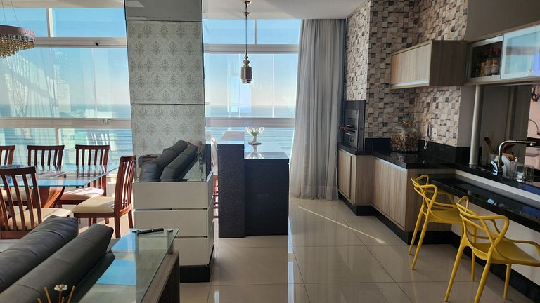 Apto 3 Suítes 3 garagens Vista Mar em Meia Praia