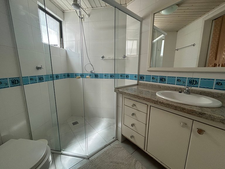 Apto 2 Quartos Meia Praia próximo Shopping Russi