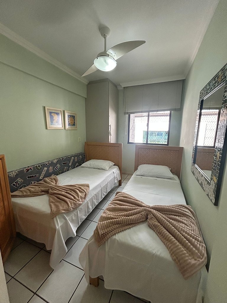 Apto 2 Quartos Meia Praia próximo Shopping Russi