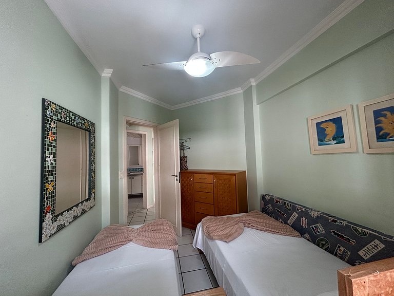 Apto 2 Quartos Meia Praia próximo Shopping Russi