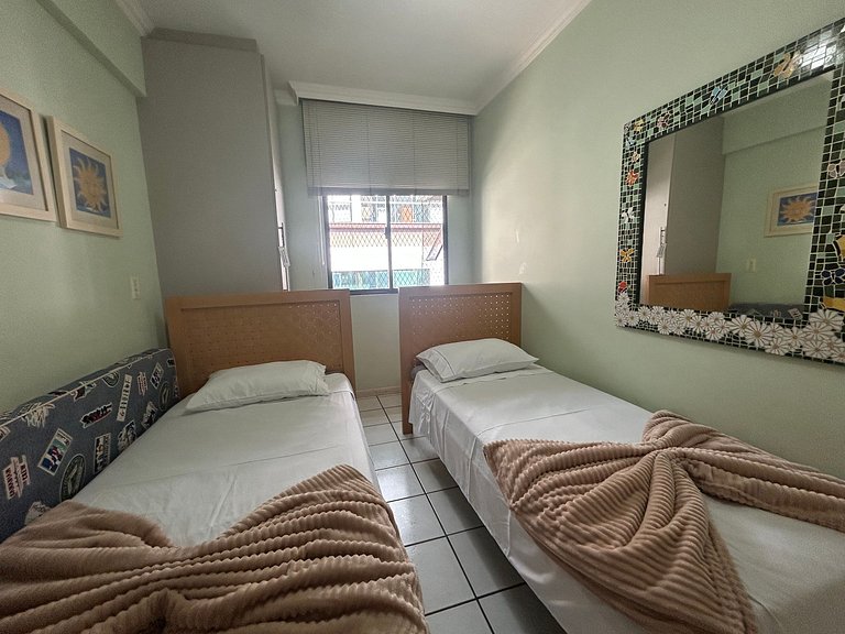 Apto 2 Quartos Meia Praia próximo Shopping Russi