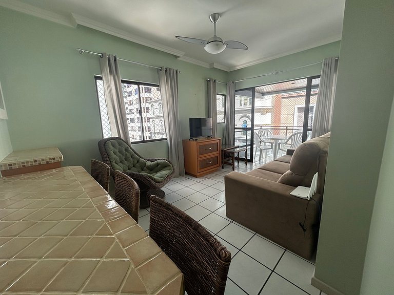 Apto 2 Quartos Meia Praia próximo Shopping Russi