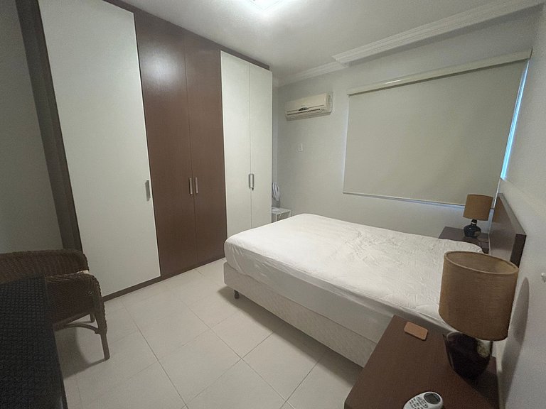 Apto passos da Avenida Brasil e praia de BC