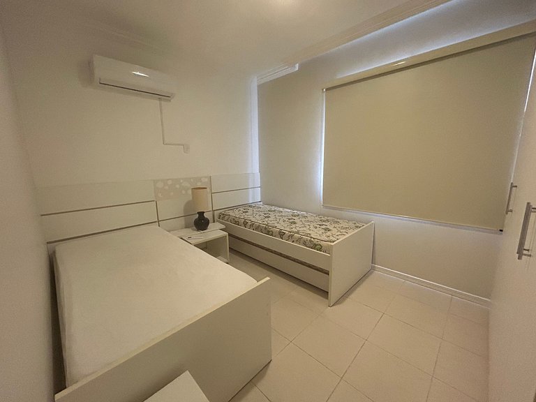 Apto passos da Avenida Brasil e praia de BC