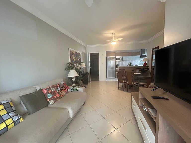 Apto passos da Avenida Brasil e praia de BC