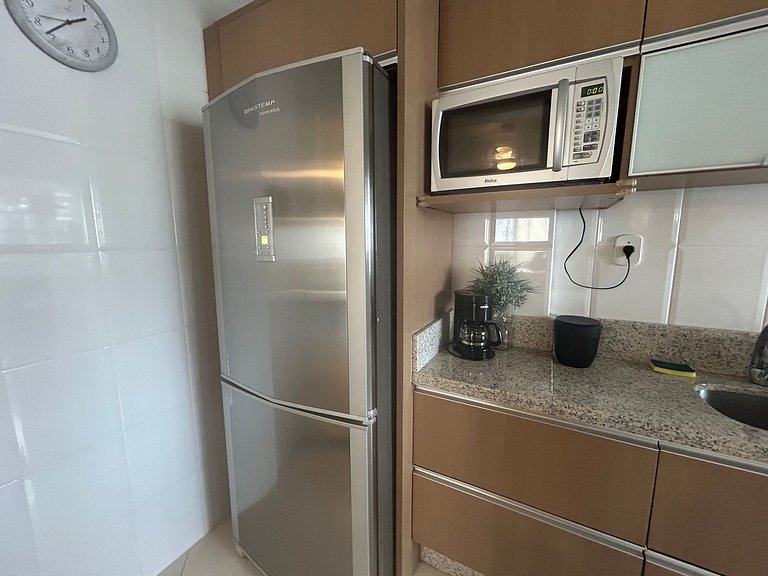 Apto passos da Avenida Brasil e praia de BC