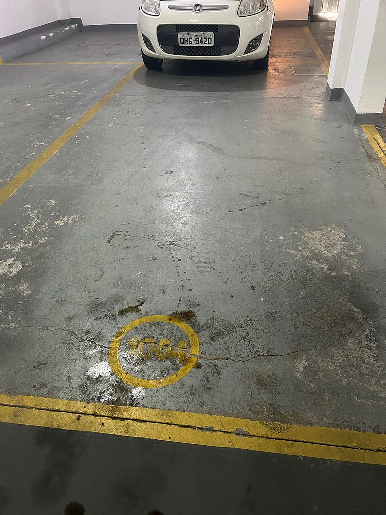 Apto passos da Avenida Brasil e praia de BC