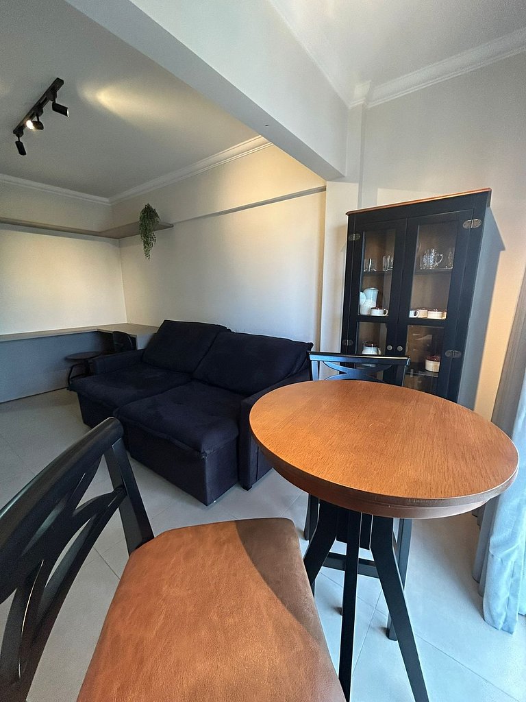 Apto Moderno com garagem passos da Vila Germânica